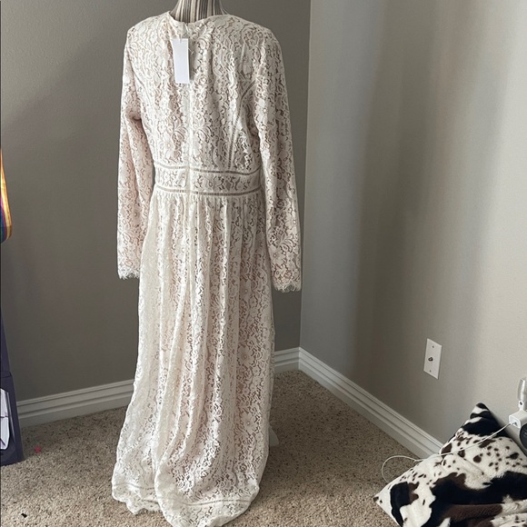 Urban Modesty Women's Zahraa Lace Maxi Dress - Picture 5 of 9